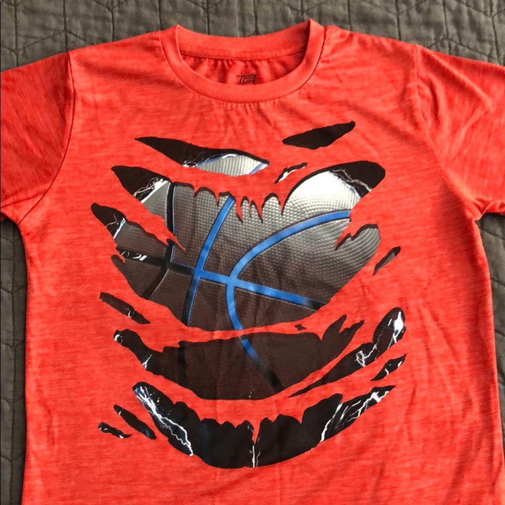 Red boys tshirt small